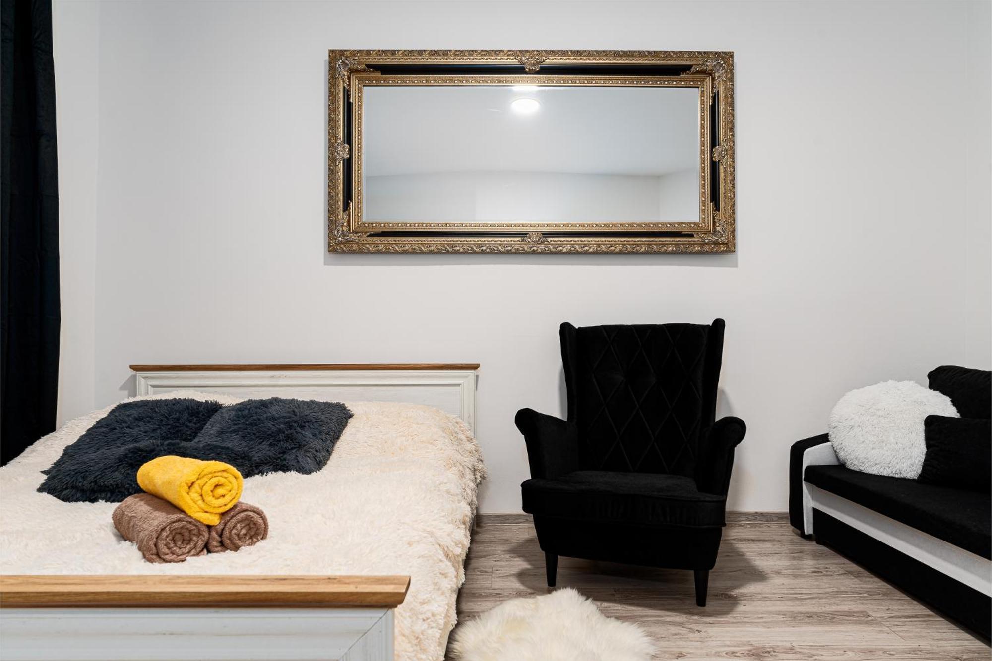Black Lion Kingdom Apartment *